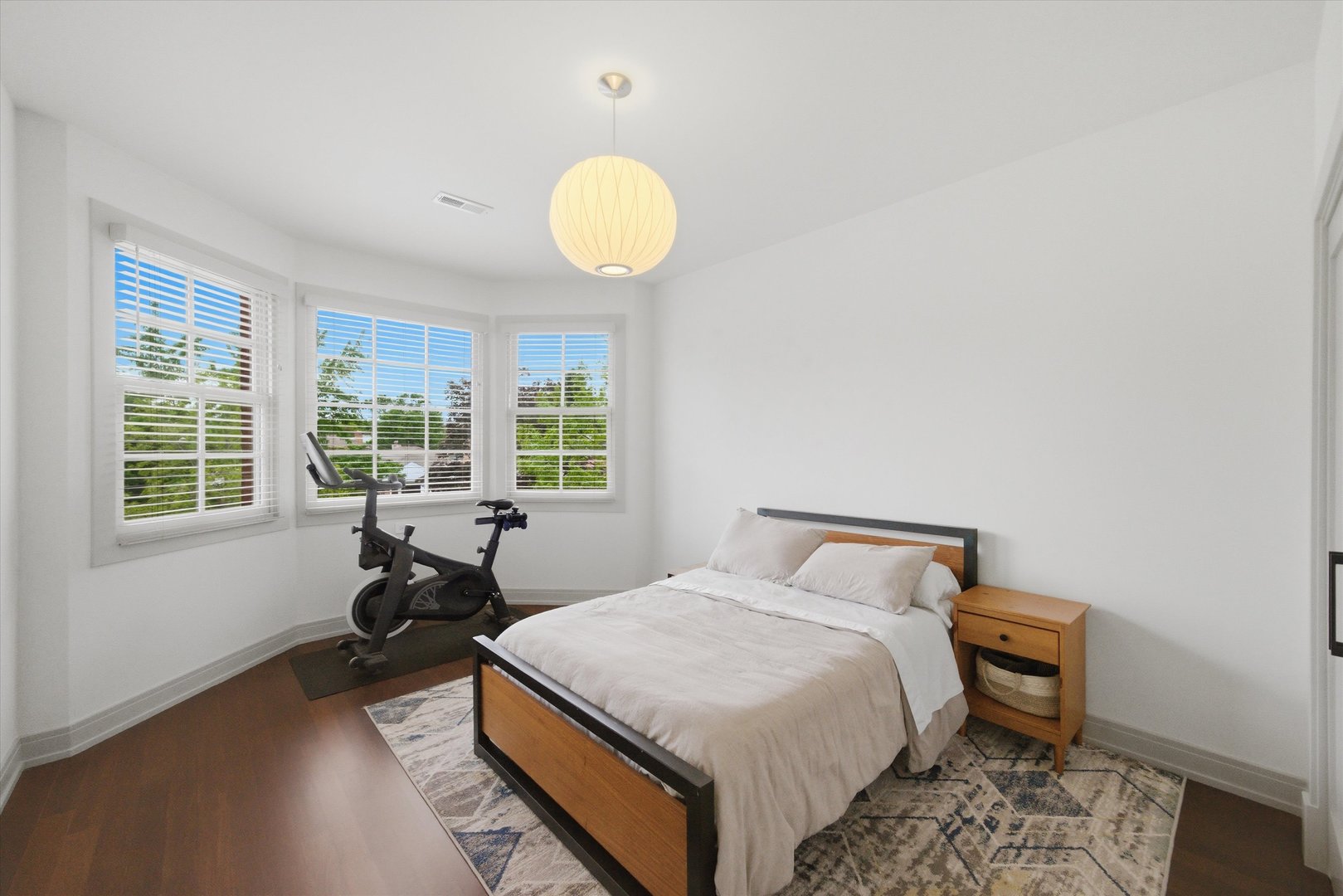 6057 North Tripp Avenue Chicago, IL 60646 - Photo 23 of 45