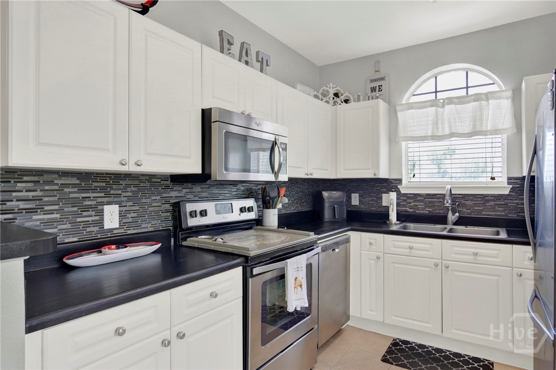 1735 Whitemarsh Way Savannah, GA 31410 - Photo 12 of 40