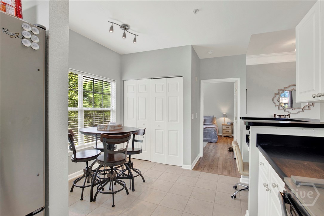 1735 Whitemarsh Way Savannah, GA 31410 - Photo 13 of 40