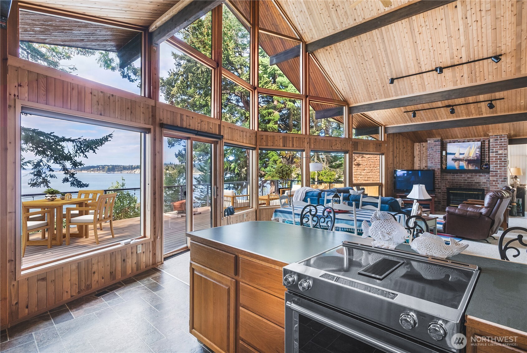 7616 Cypress Way Anacortes, WA 98221 - Photo 22 of 35