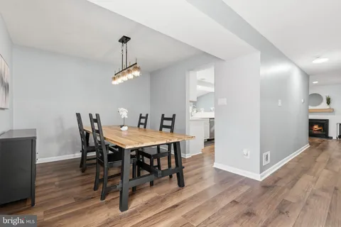 $819,000 | 15004 DuFief Drive, Gaithersburg, MD 20878