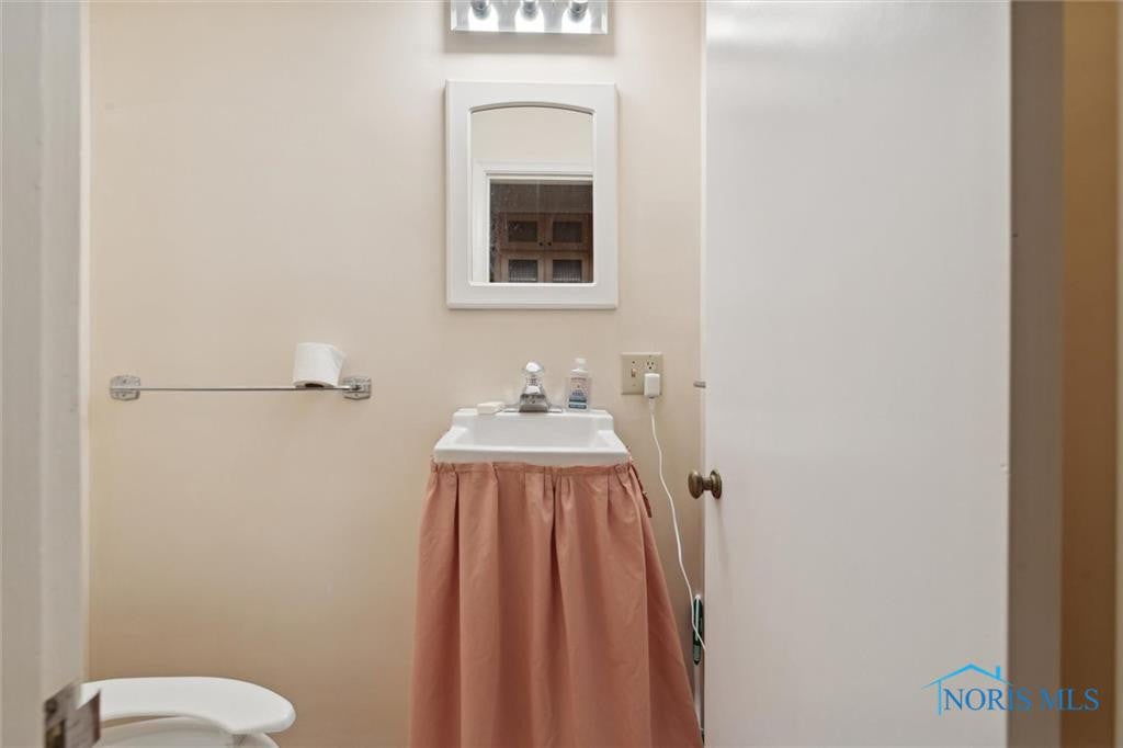 2711 Wicklow Road Toledo, OH 43606 - Photo 21 of 33 Gallery Image 21