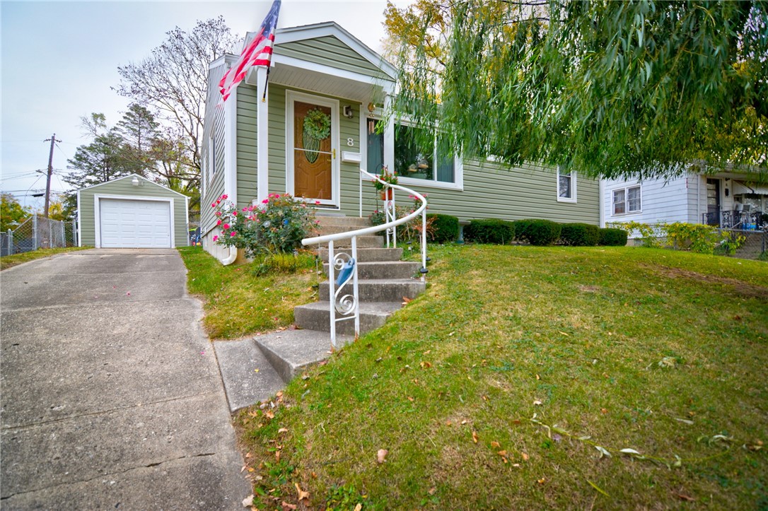 8 6th Drive Decatur, IL 62521 - Photo 1 of 31 Front