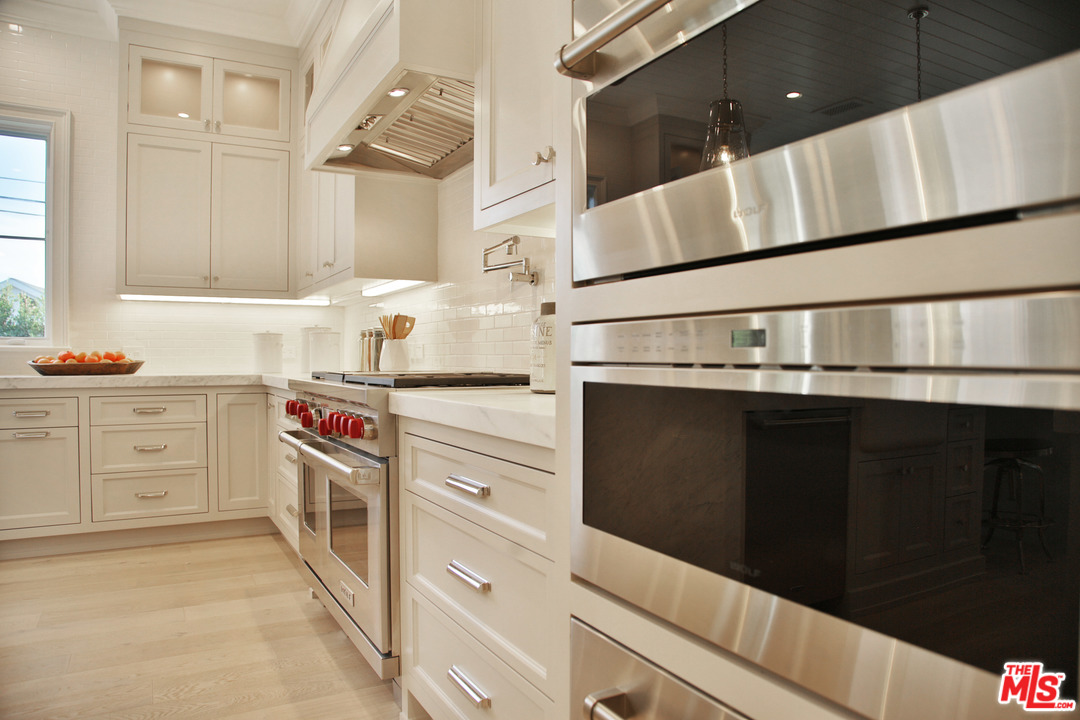 3160 Cavendish Drive Los Angeles, CA 90064 - Photo 12 of 49