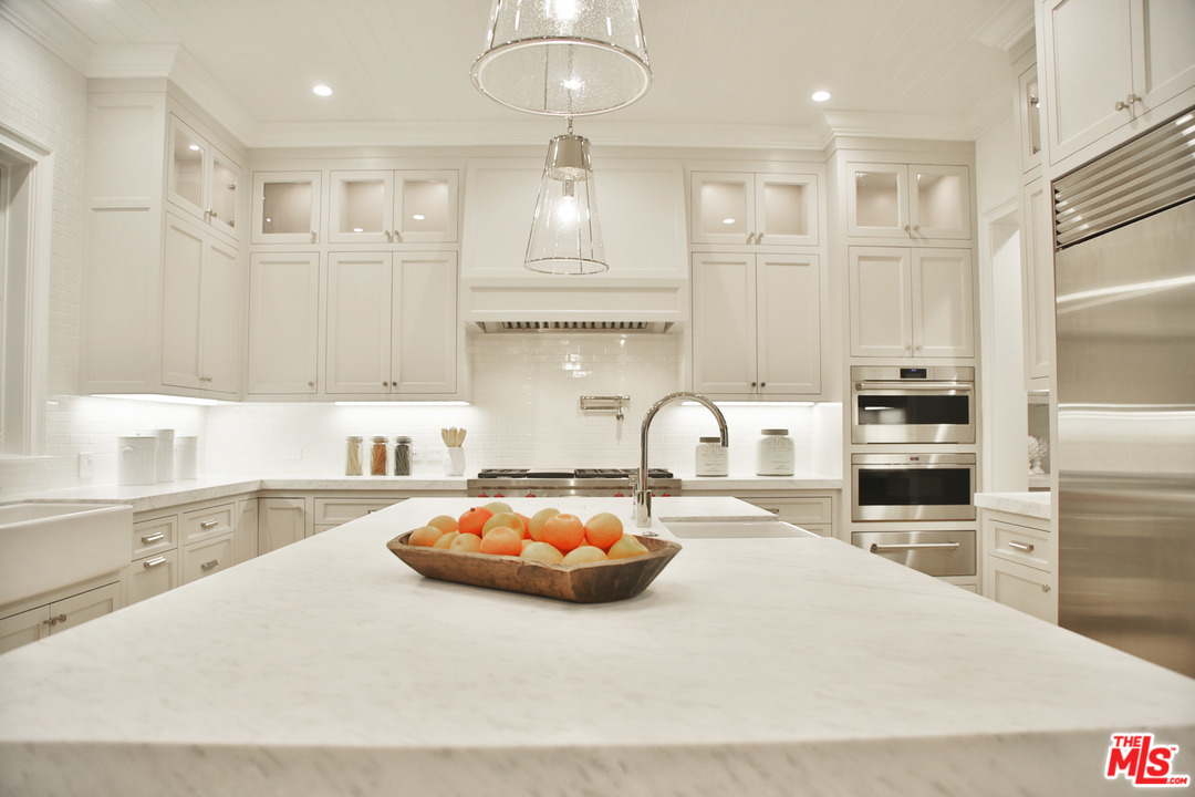 3160 Cavendish Drive Los Angeles, CA 90064 - Photo 13 of 49