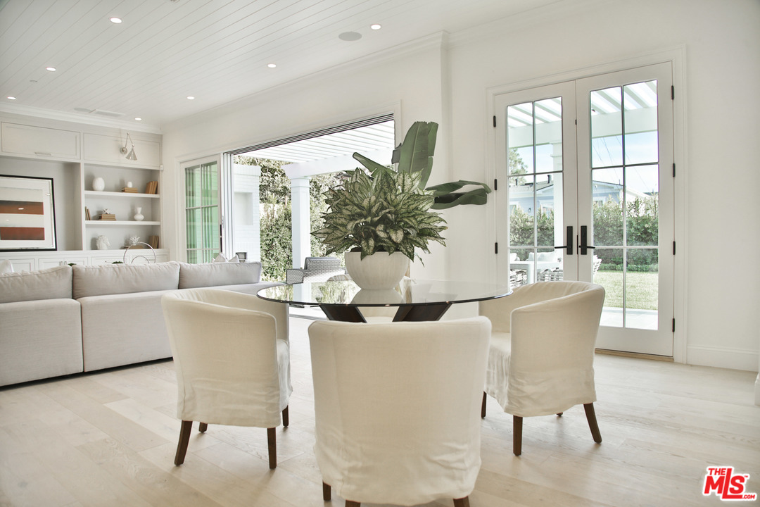 3160 Cavendish Drive Los Angeles, CA 90064 - Photo 15 of 49