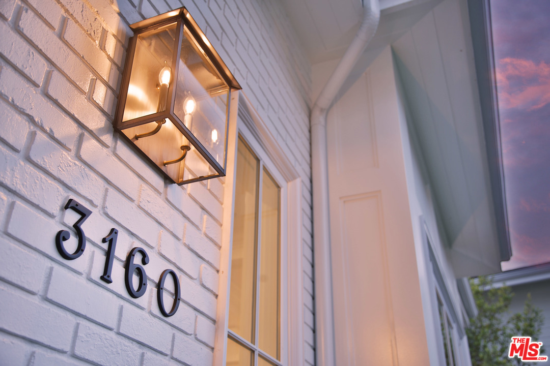 3160 Cavendish Drive Los Angeles, CA 90064 - Photo 3 of 49