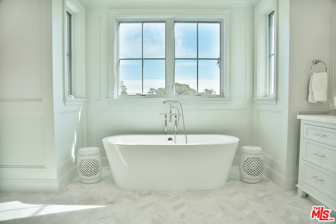 3160 Cavendish Drive Los Angeles, CA 90064 - Photo 26 of 49