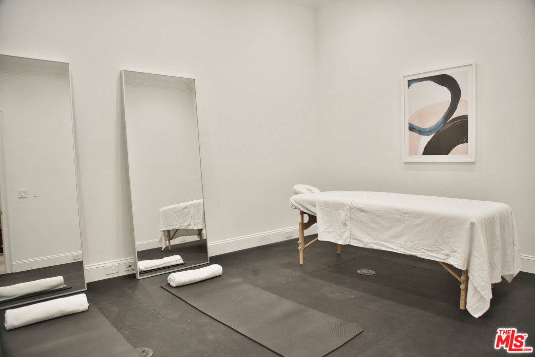 3160 Cavendish Drive Los Angeles, CA 90064 - Photo 37 of 49