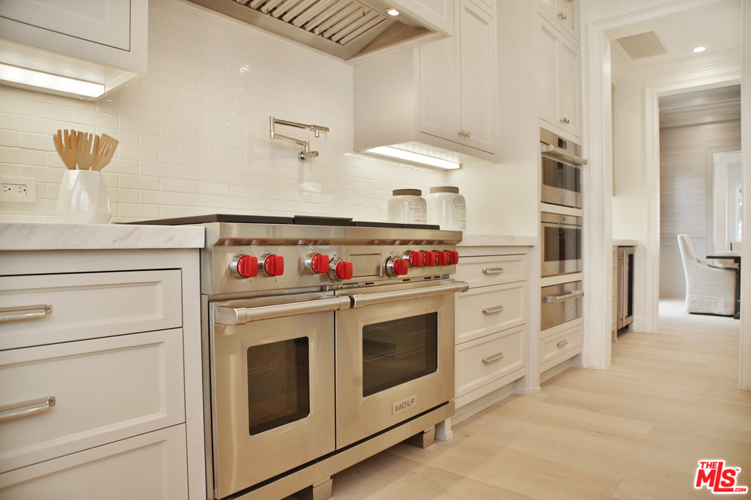 3160 Cavendish Drive Los Angeles, CA 90064 - Photo 10 of 49