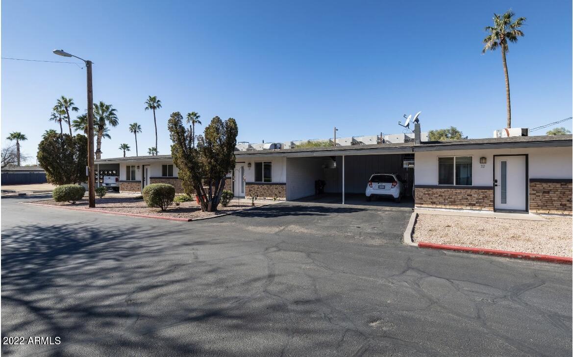2020 West Hayward Avenue, Unit 20 Phoenix, AZ 85021 - Photo 9 of 13 IMG_4219