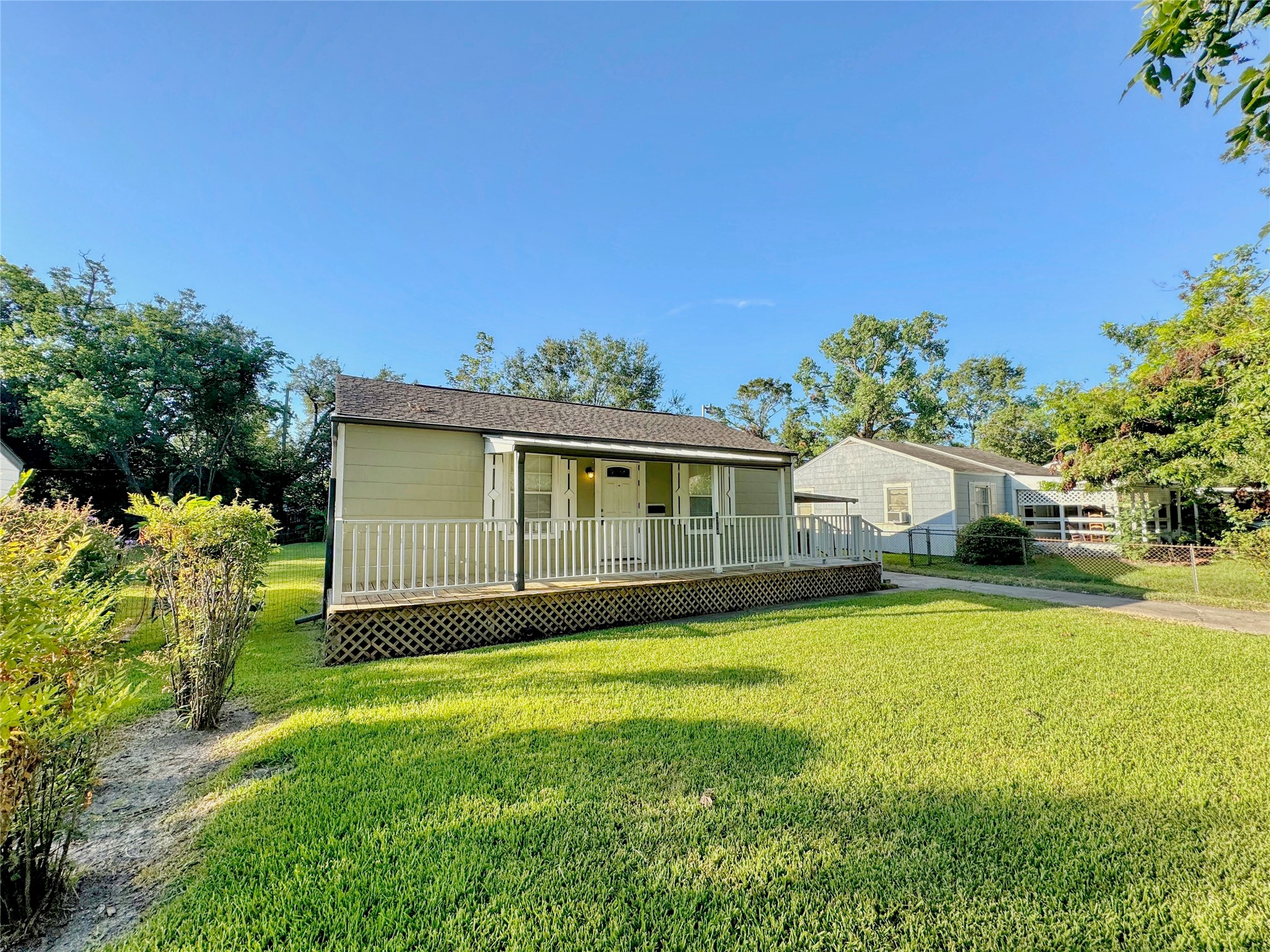 6714 Dillon Street Houston, TX 77061 - Photo 1 of 20