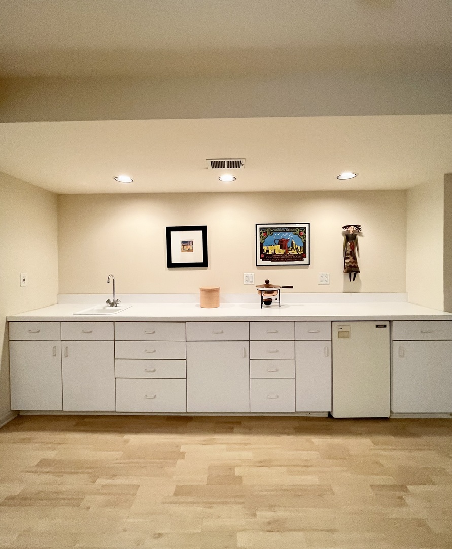 626 West Grace Street, Unit 1E Chicago, IL 60613 - Photo 22 of 29 a view of cabinets