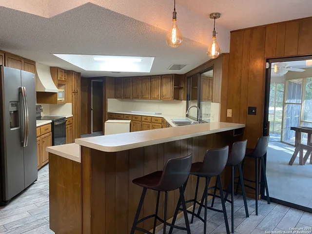 $2,300 | 13211 Potranco Road, San Antonio, TX 78253