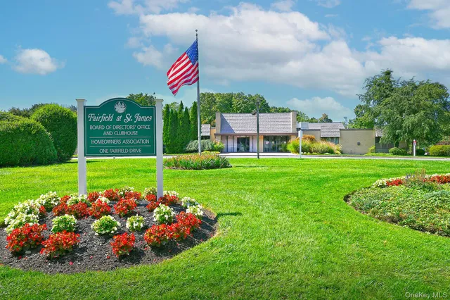 $490,000 | 704 Cabot Court West, St. James, NY 11780