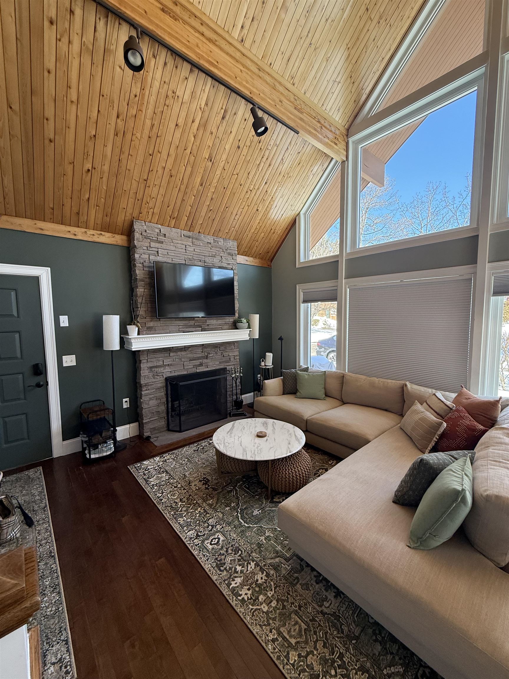 18 Croft Way Laconia, NH 03246 - Photo 2 of 18