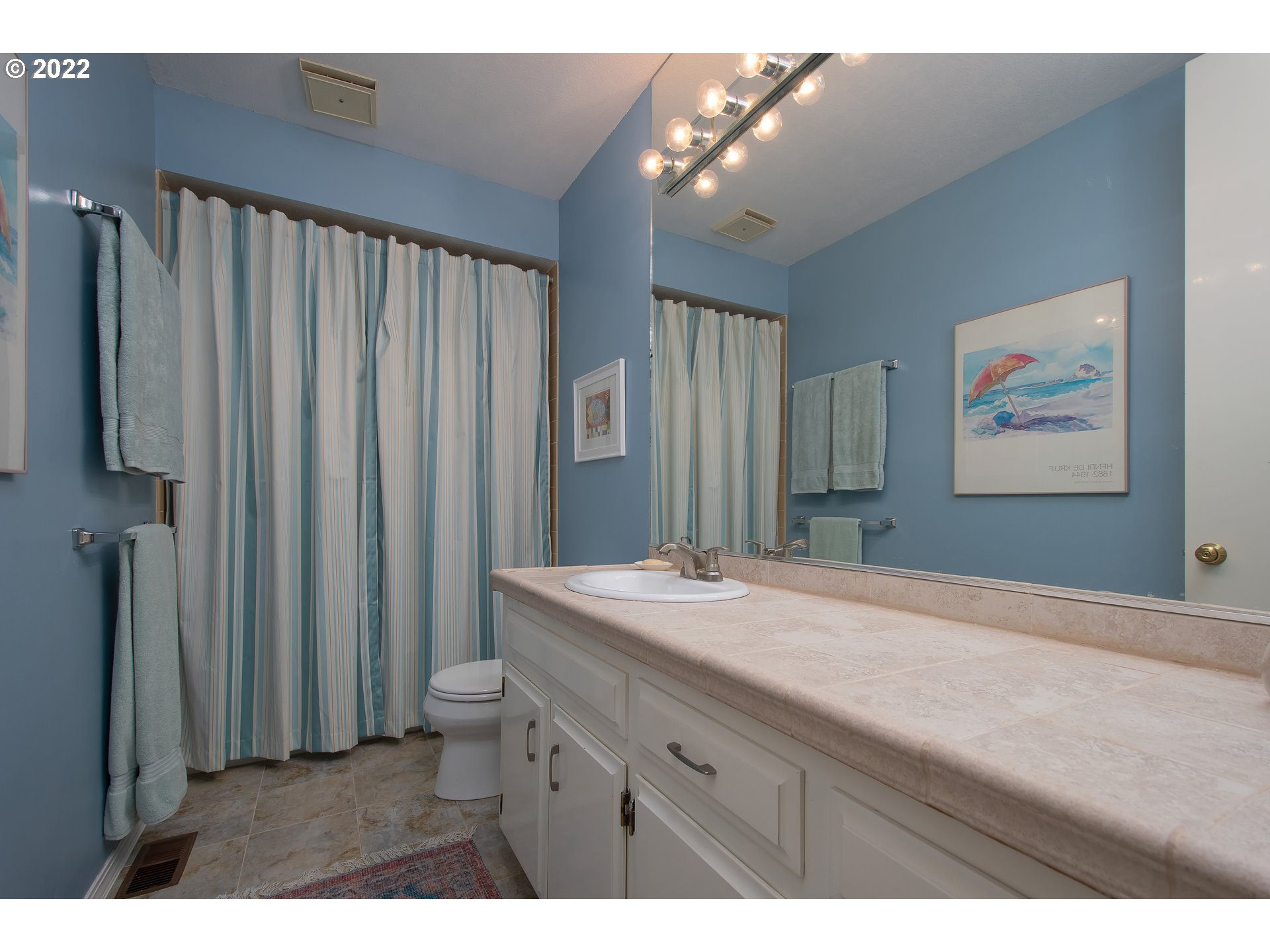 32355 Southwest Boones Bend Road Wilsonville, OR 97070 - Photo 14 of 29 Bathroom