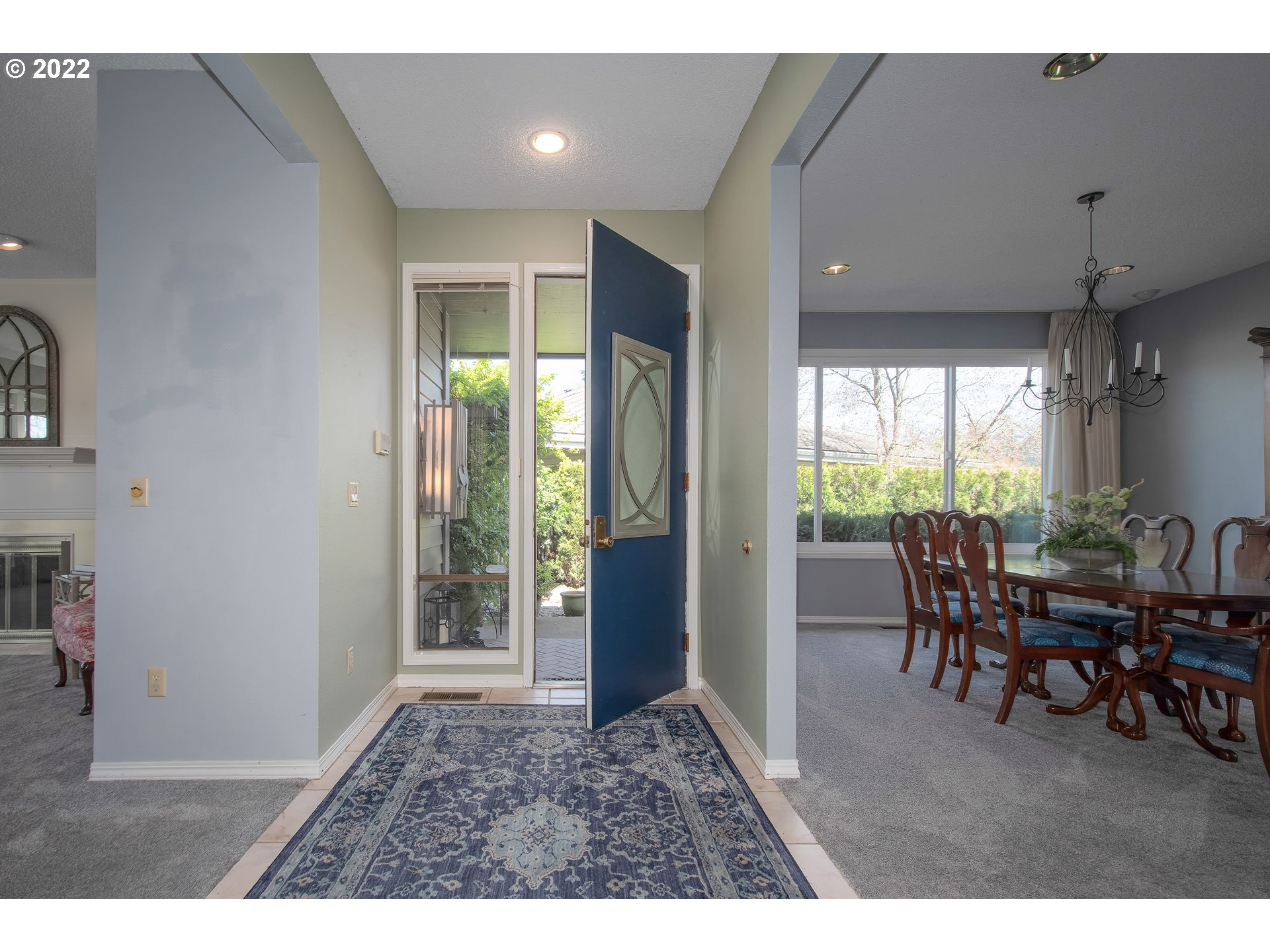 32355 Southwest Boones Bend Road Wilsonville, OR 97070 - Photo 2 of 29 Entrance/Foyer