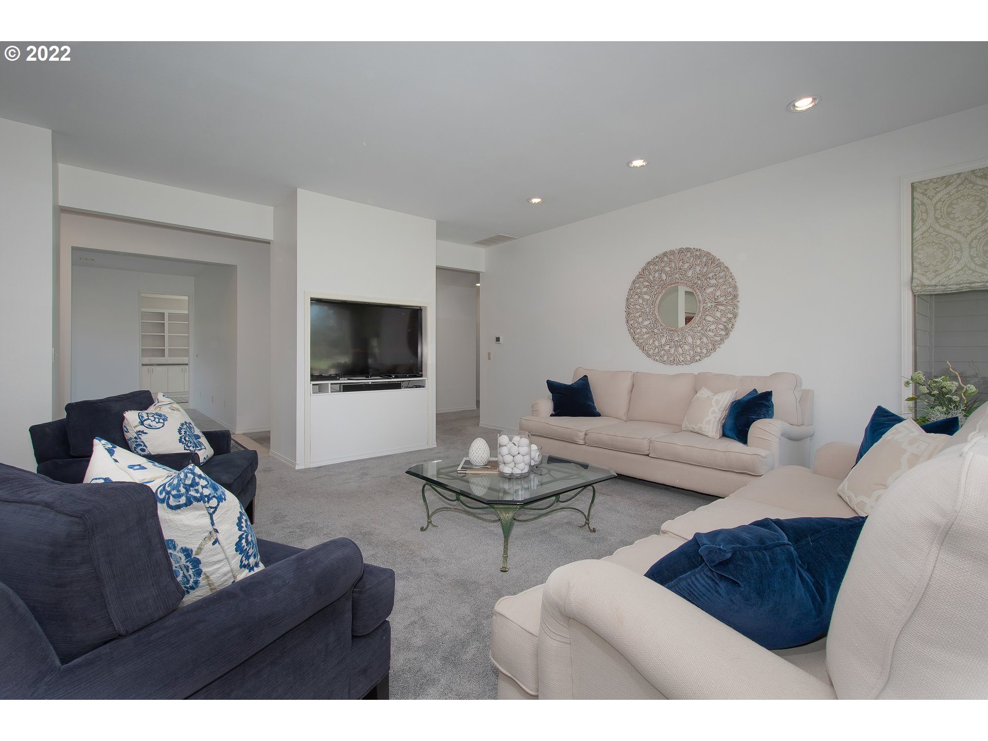 32355 Southwest Boones Bend Road Wilsonville, OR 97070 - Photo 3 of 29 Living Room