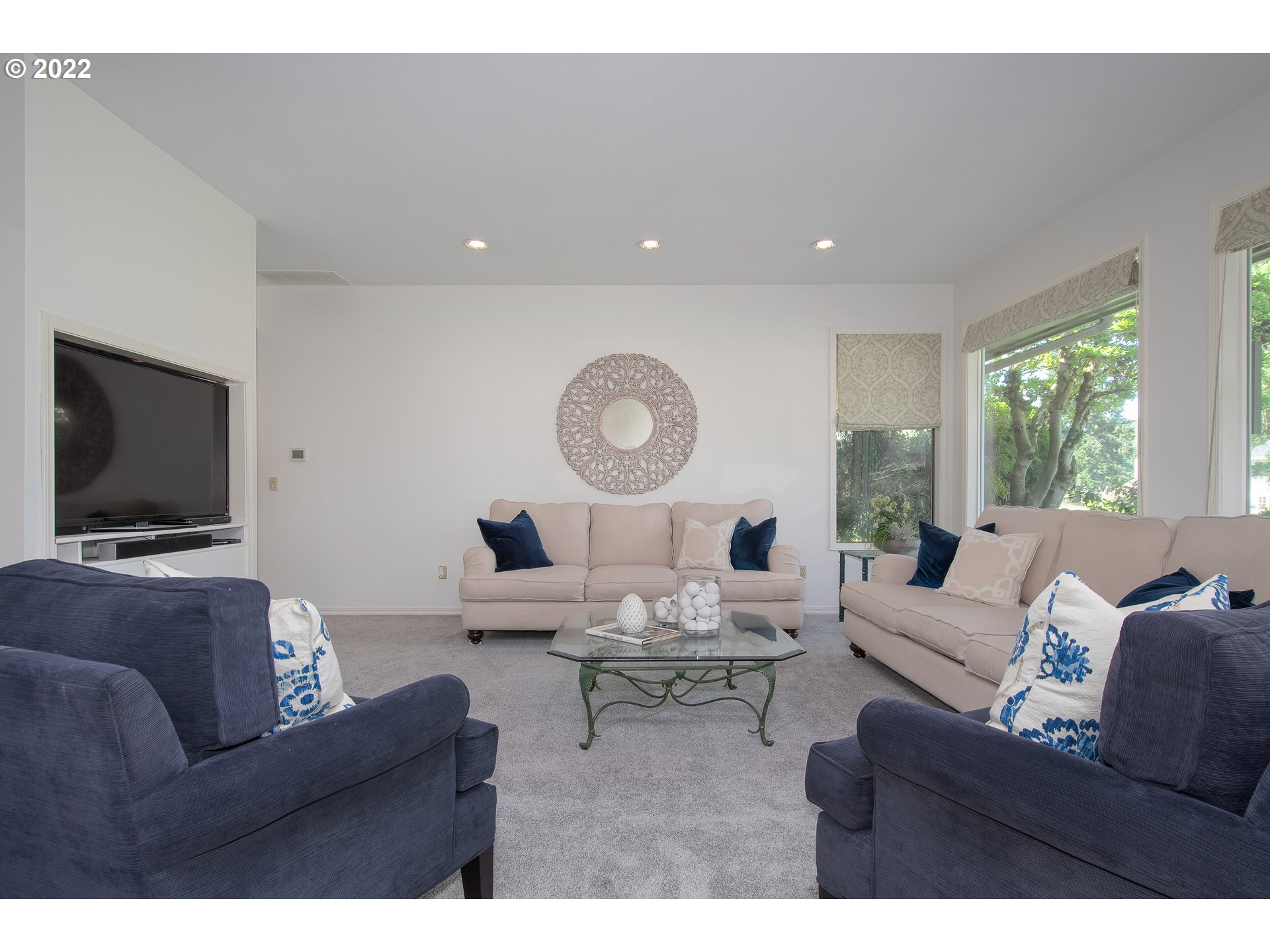 32355 Southwest Boones Bend Road Wilsonville, OR 97070 - Photo 4 of 29 Living Room