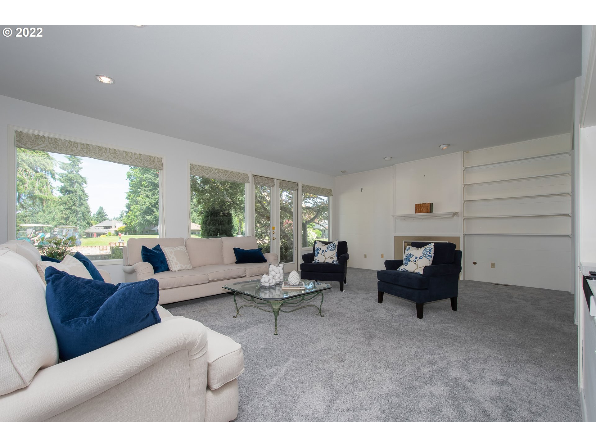 32355 Southwest Boones Bend Road Wilsonville, OR 97070 - Photo 5 of 29 Living Room