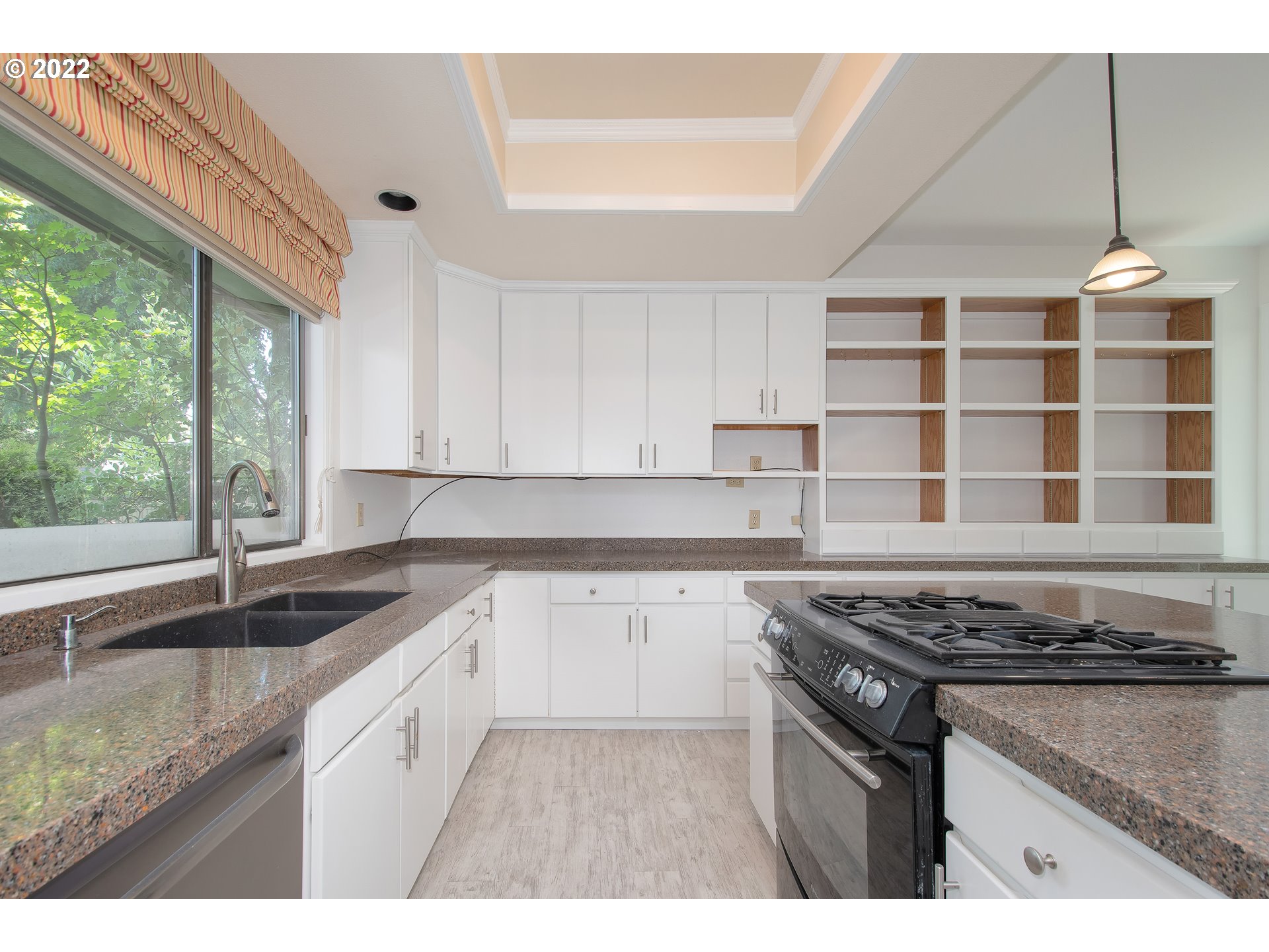 32355 Southwest Boones Bend Road Wilsonville, OR 97070 - Photo 8 of 29 Kitchen