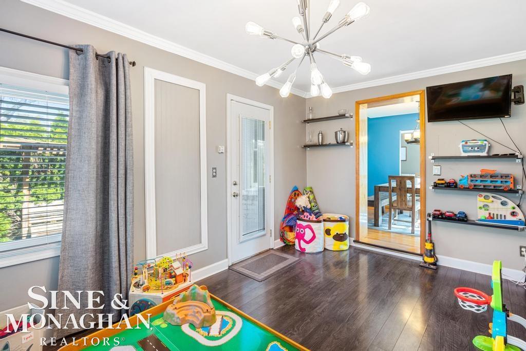 1075 Hawthorne Road Grosse Pointe, MI 48236 - Photo 13 of 39