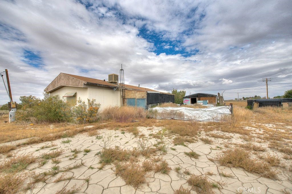 1212 Smith Adelanto, CA 92301 - Photo 23 of 37