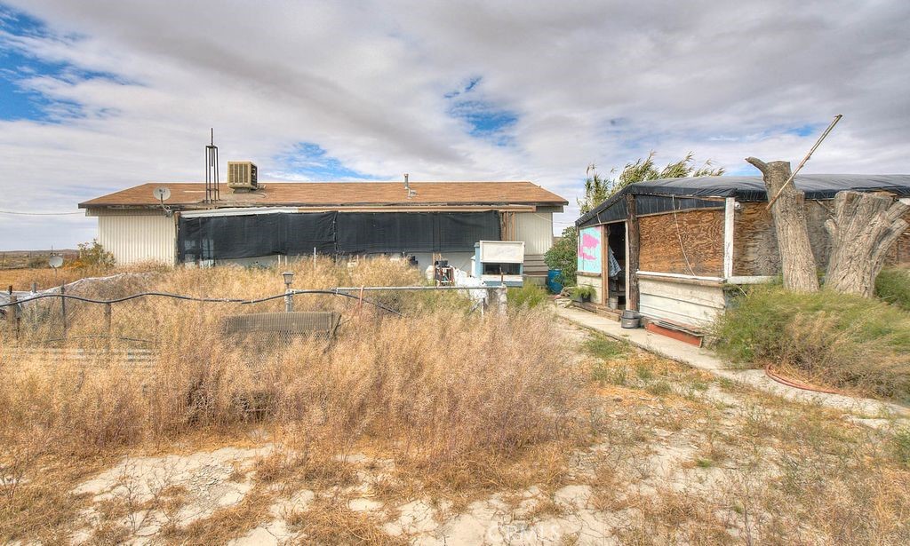 1212 Smith Adelanto, CA 92301 - Photo 27 of 37