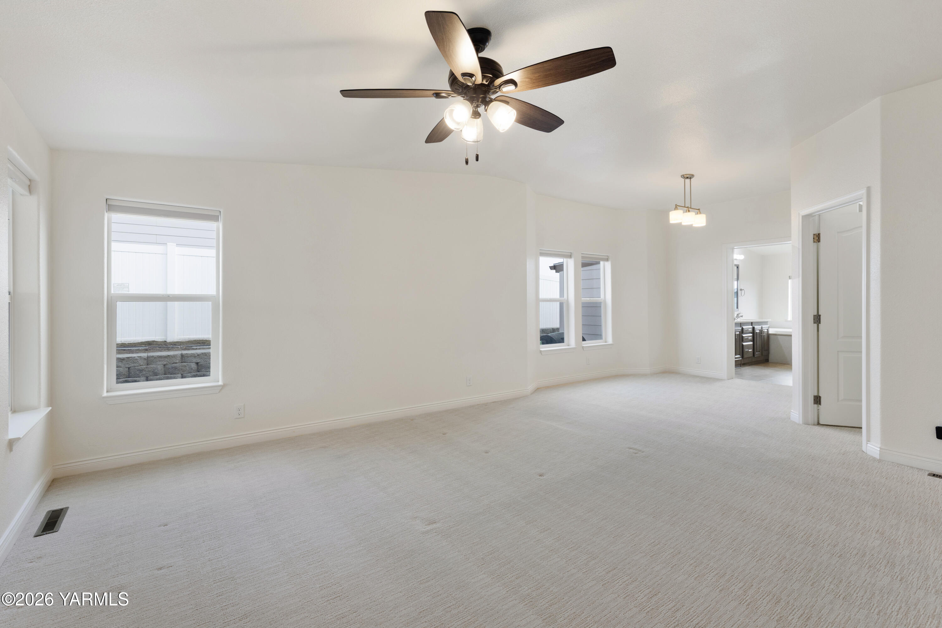 200 Bridle Way, Unit 157 Yakima, WA 98901 - Photo 15 of 30 a view of an empty room with a window