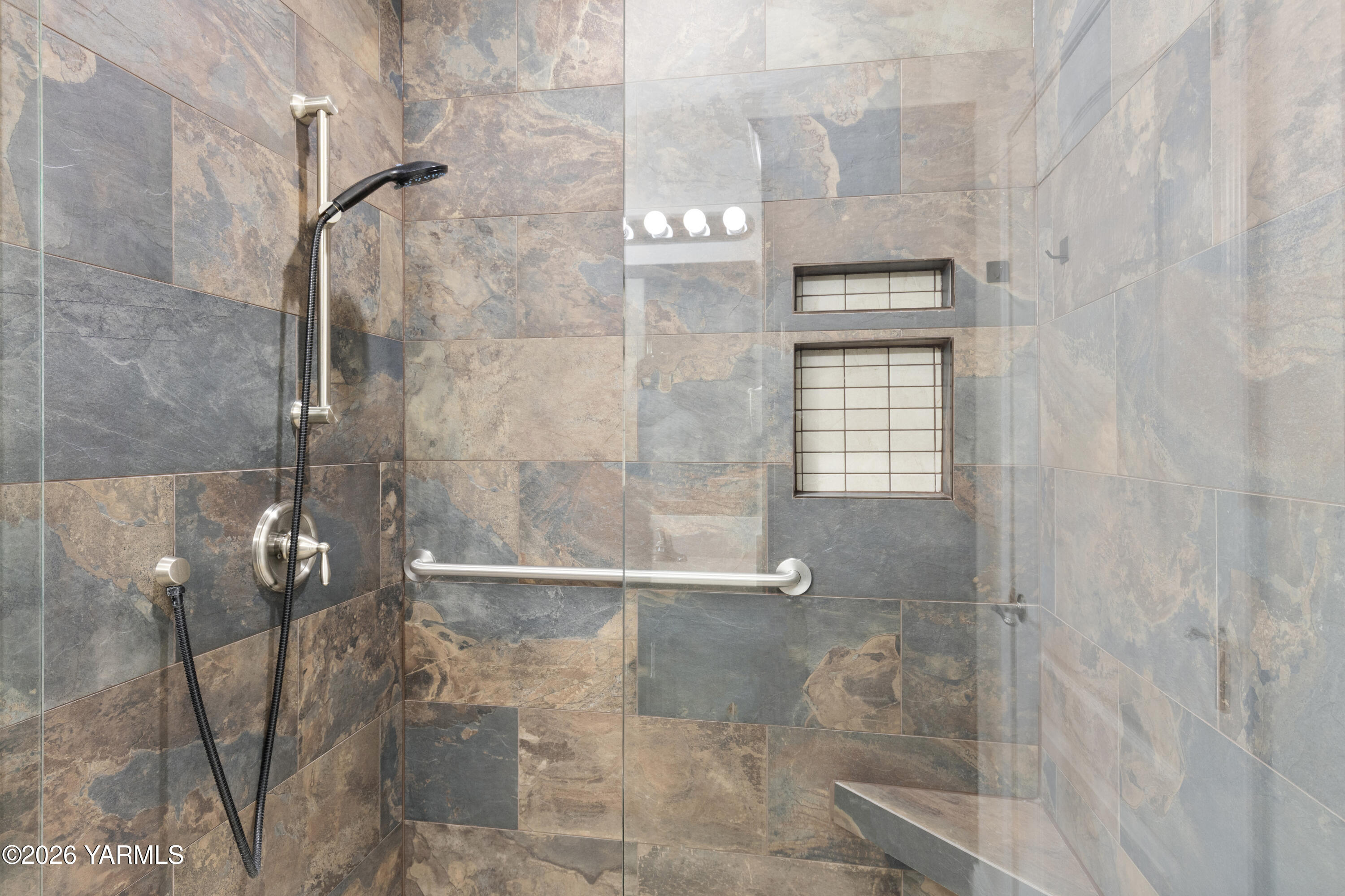 200 Bridle Way, Unit 157 Yakima, WA 98901 - Photo 17 of 30 a bathroom with a shower