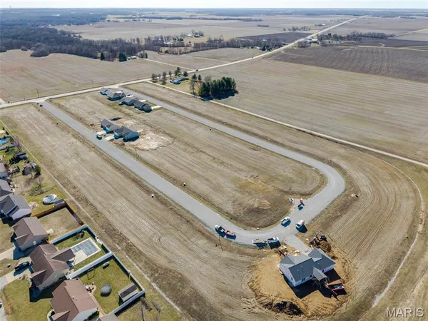 $38,980 | 4900 Fitz James Crossing, Highland, IL 62249