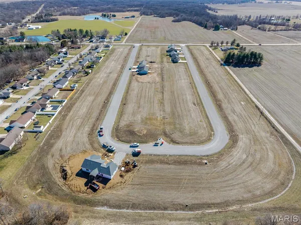 $38,980 | 4900 Fitz James Crossing, Highland, IL 62249