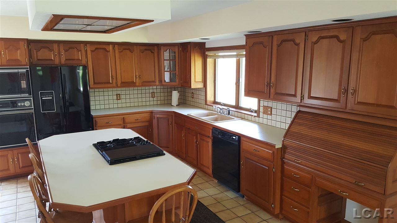 13250 Simpson Road Blissfield, MI 49228 - Photo 14 of 45 31292068-13.JPG