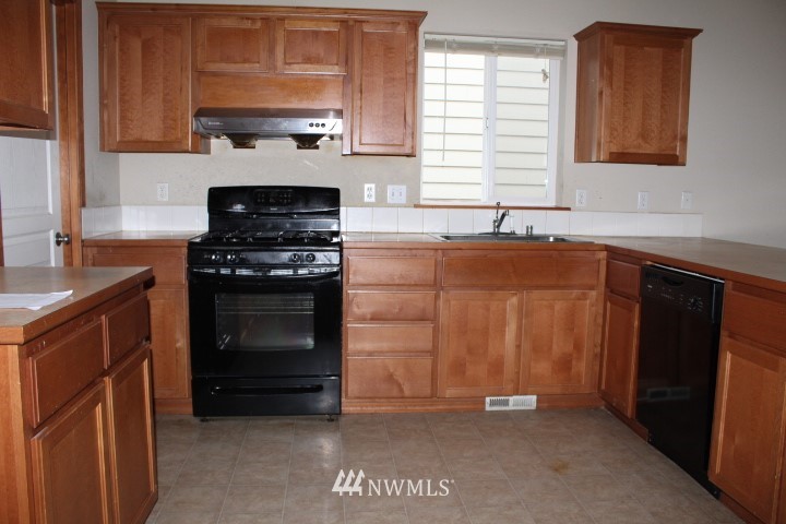 11829 Southeast 191 Street Renton, WA 98058 - Photo 8 of 23 Gallery Image 8