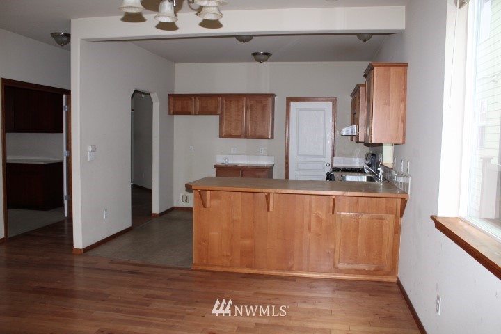 11829 Southeast 191 Street Renton, WA 98058 - Photo 9 of 23 Gallery Image 9