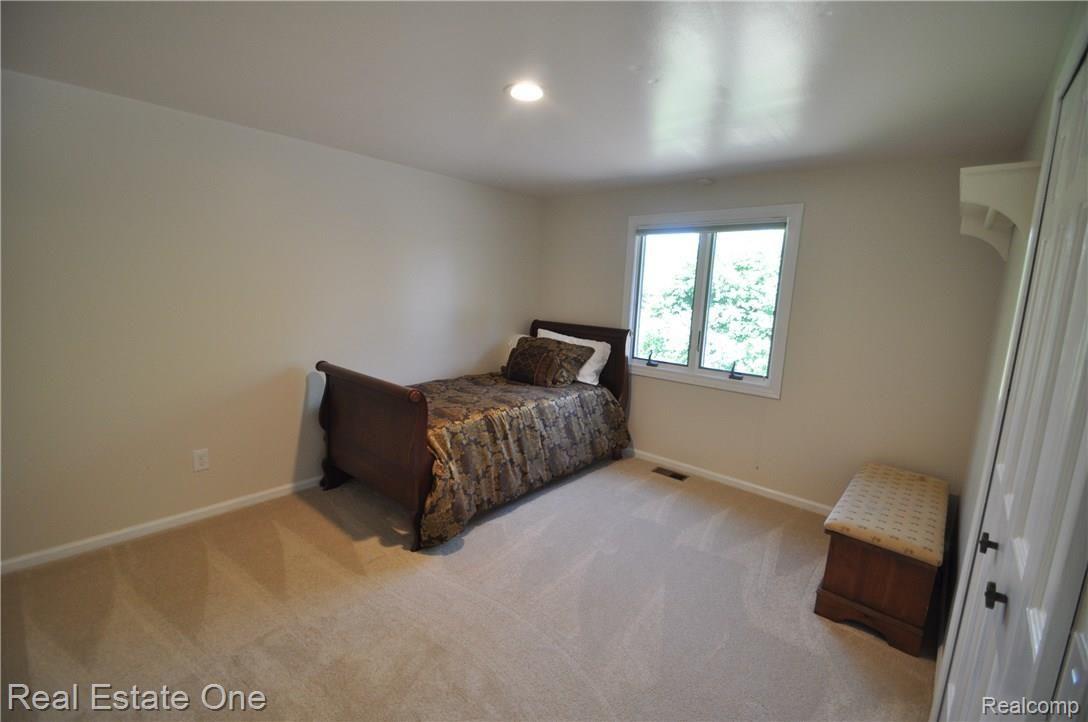 1815 Jason Circle Rochester, MI 48306 - Photo 24 of 39 27.JPG