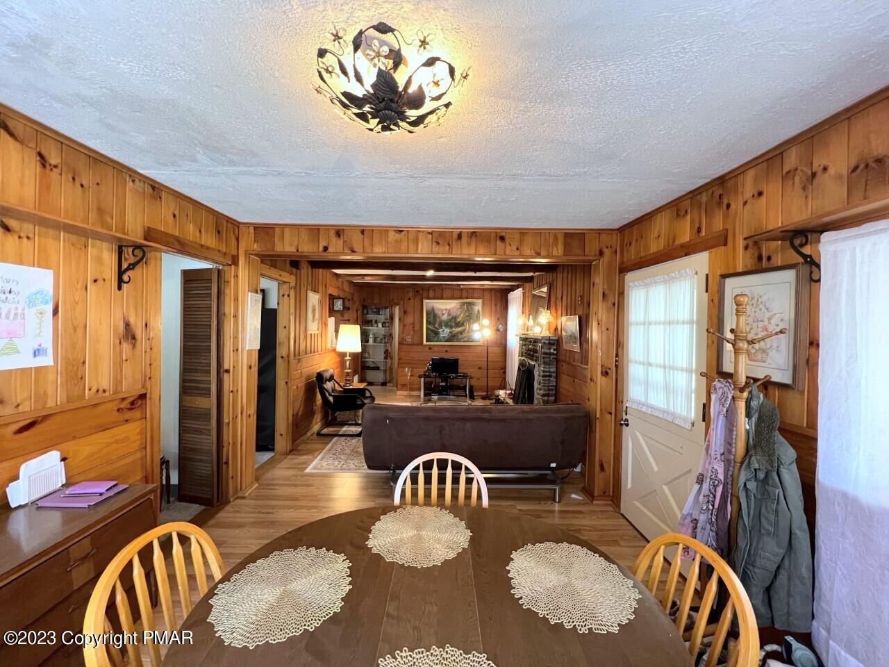 129 East Balsam Road Greentown, PA 18426 - Photo 11 of 23 dinning