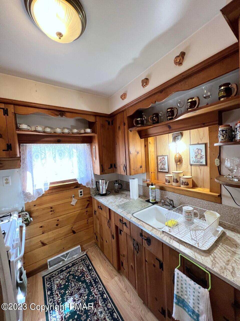 129 East Balsam Road Greentown, PA 18426 - Photo 13 of 23 kitchen