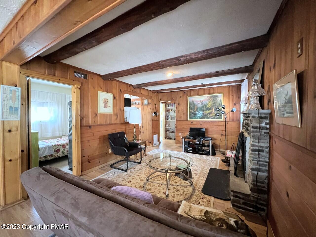 129 East Balsam Road Greentown, PA 18426 - Photo 8 of 23 living area
