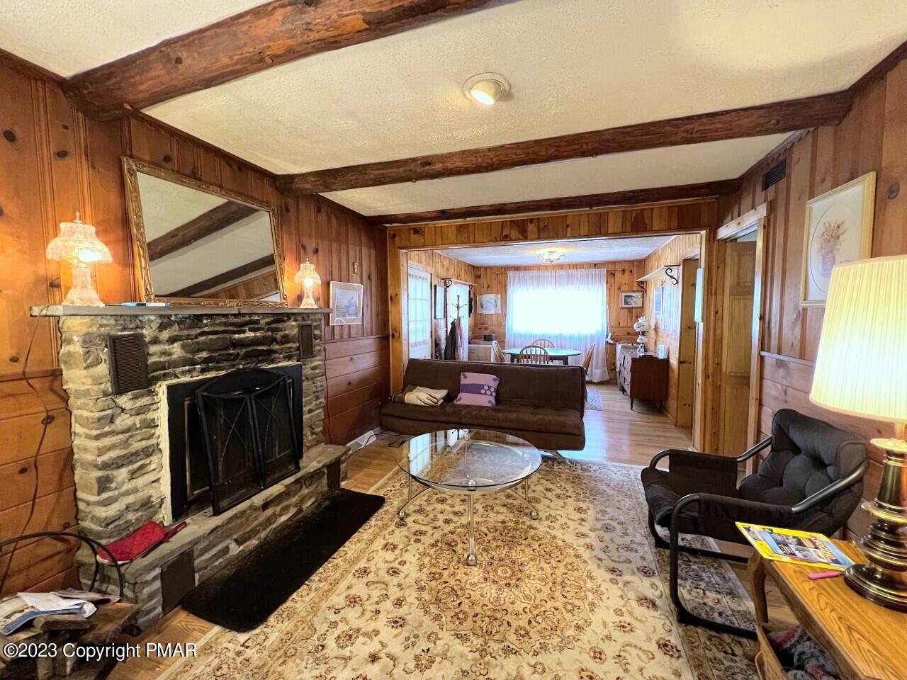 129 East Balsam Road Greentown, PA 18426 - Photo 10 of 23 living