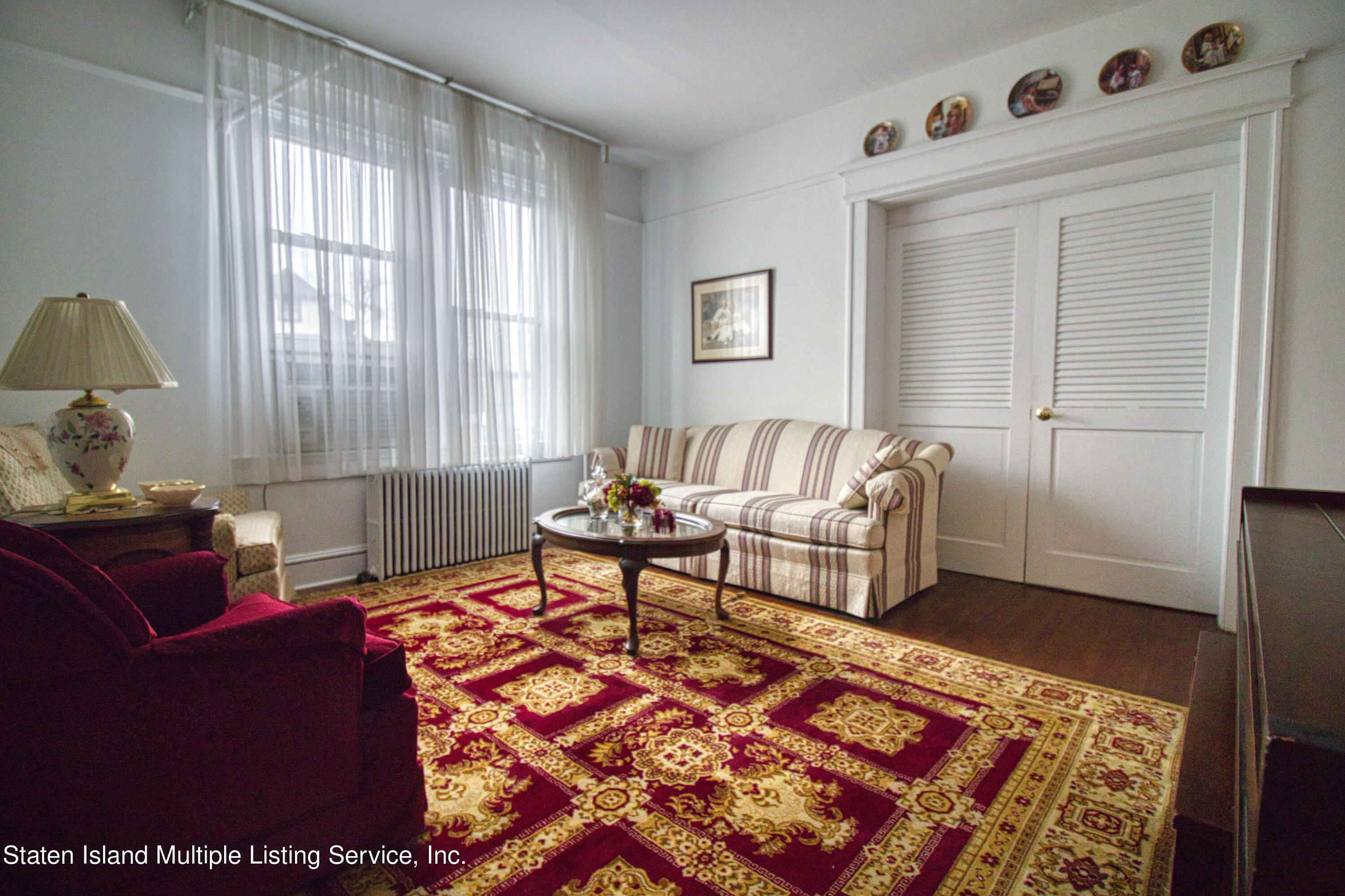 476 Clove Road Staten Island, NY 10310 - Photo 27 of 40 Living Room