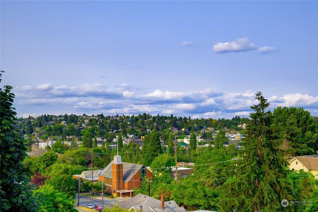 $1,045,000 | 3022 4th Avenue West, Seattle, WA 98119