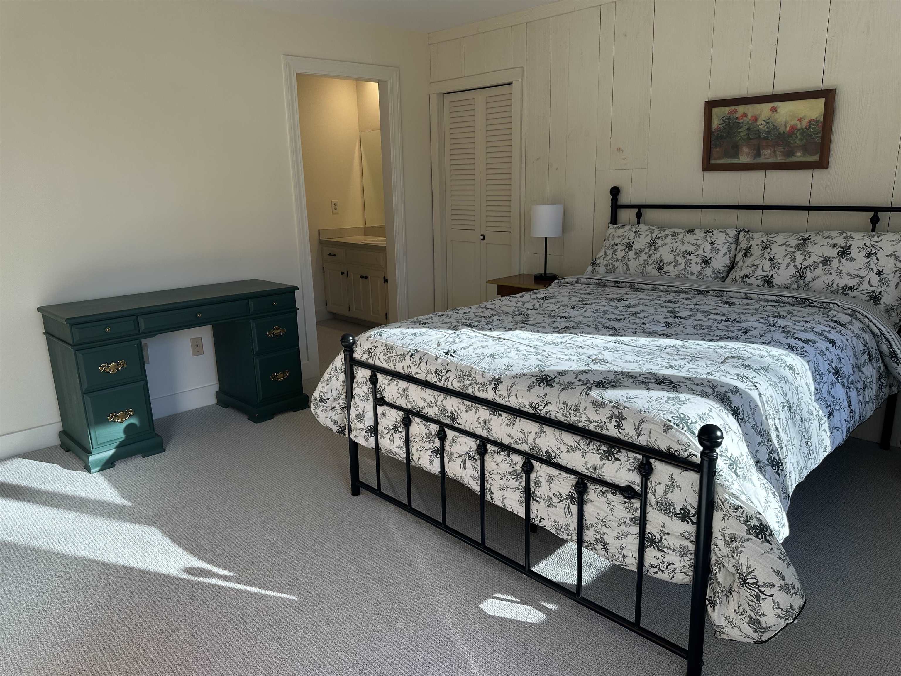 355 Lyman Batcheller Road, Unit B Hartford, VT 05059 - Photo 11 of 18