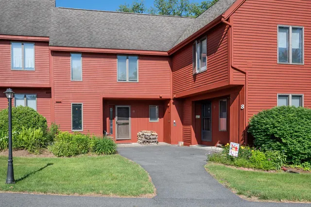 $339,000 | 355 Lyman Batcheller Road, Unit B, Hartford, VT 05059