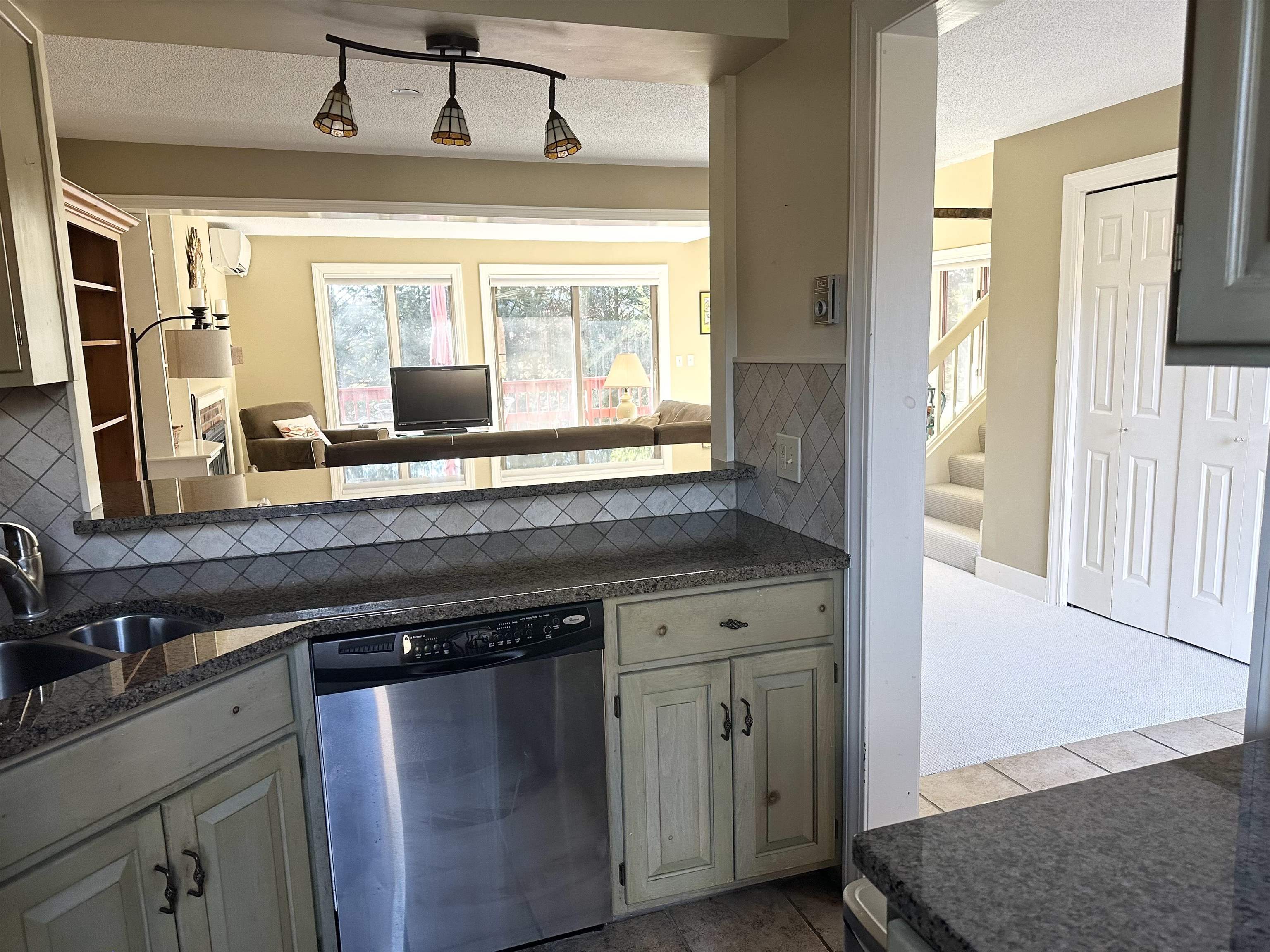 355 Lyman Batcheller Road, Unit B Hartford, VT 05059 - Photo 2 of 18