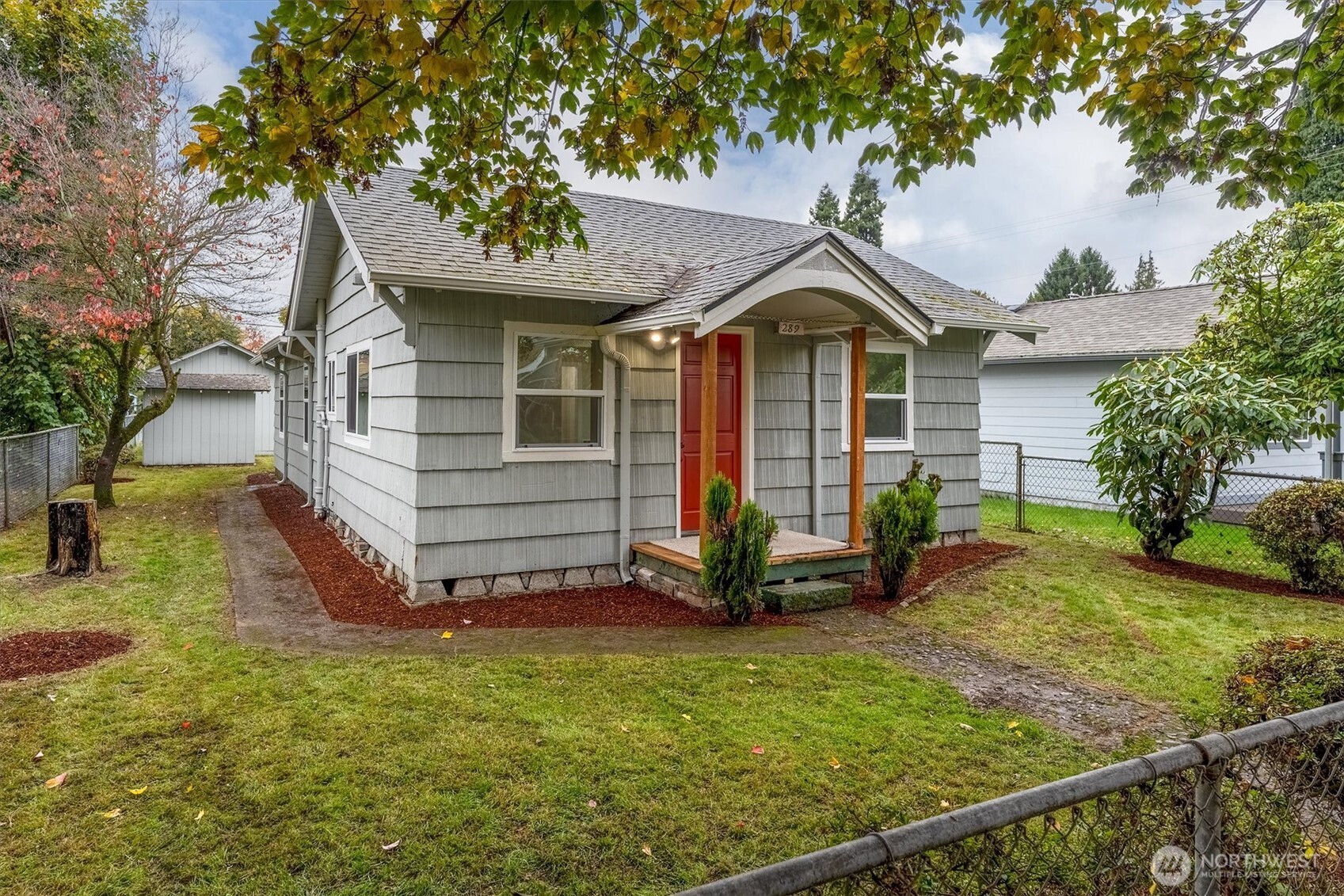 289 20th Avenue Longview, WA 98632 - Photo 2 of 38 a view of a house with a yard