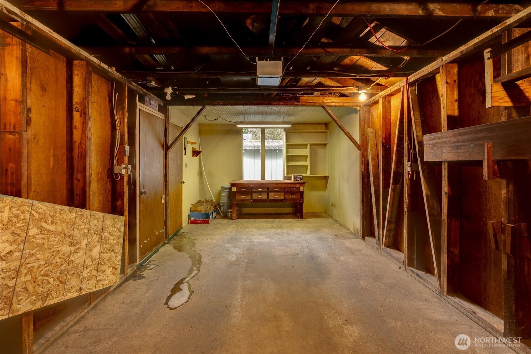 289 20th Avenue Longview, WA 98632 - Photo 35 of 38 a view of room with wooden floor