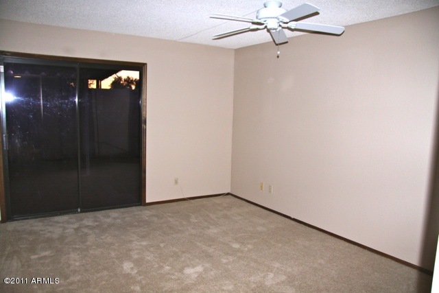 7755 East Thomas Road, Unit 22 Scottsdale, AZ 85251 - Photo 4 of 8 living room
