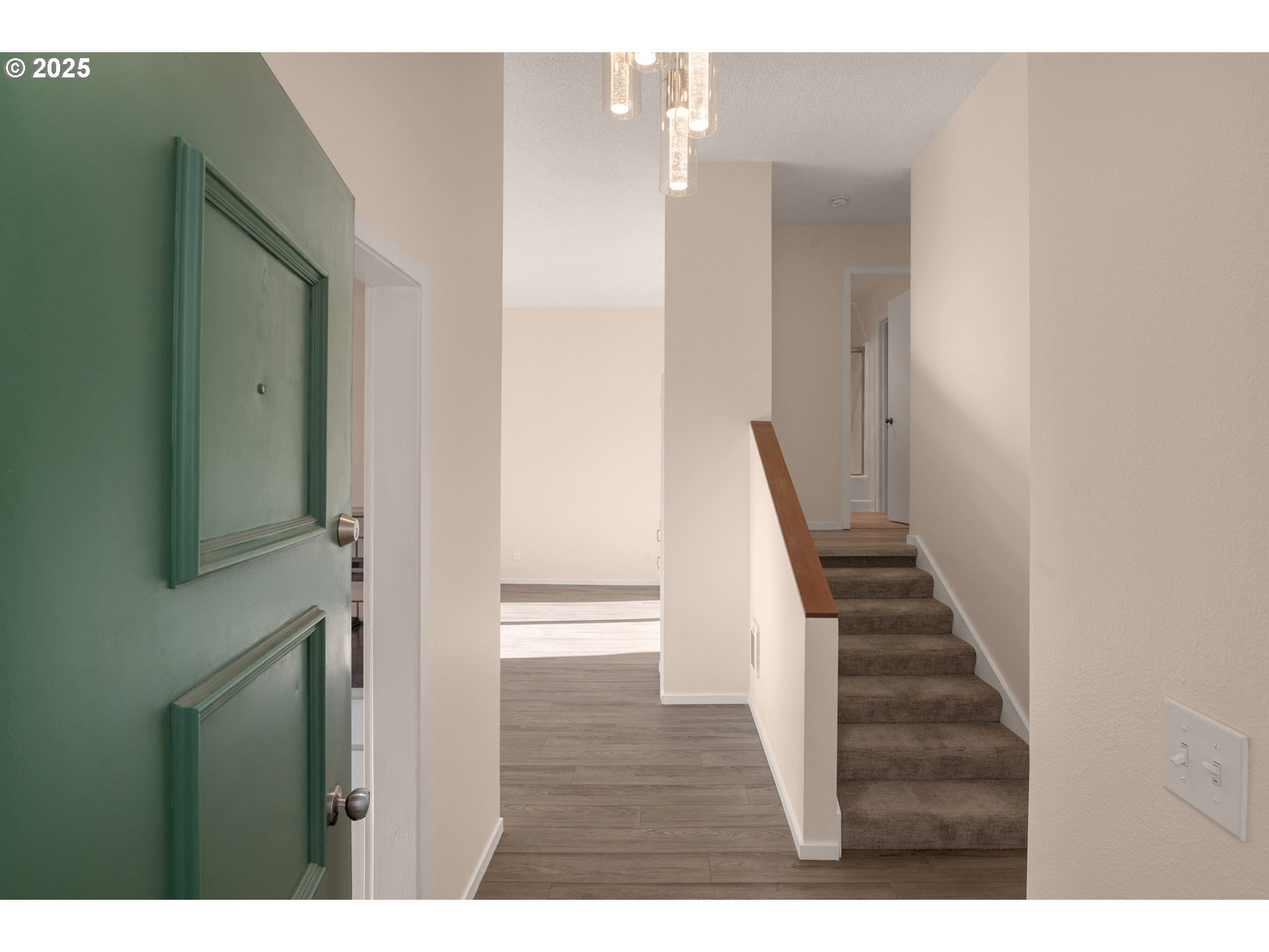 124 Oswego Summit Lake Oswego, OR 97035 - Photo 2 of 23 a view of entryway with wooden floor